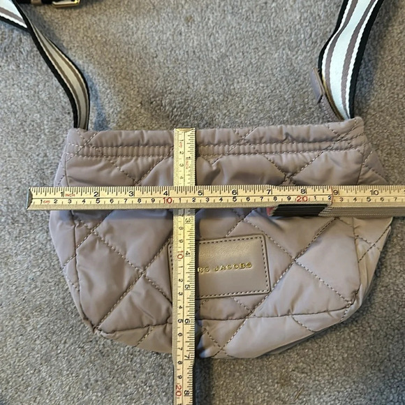 Marc Jacobs Quilted Crossbody Zip Bag EUC - Picture 6 of 6